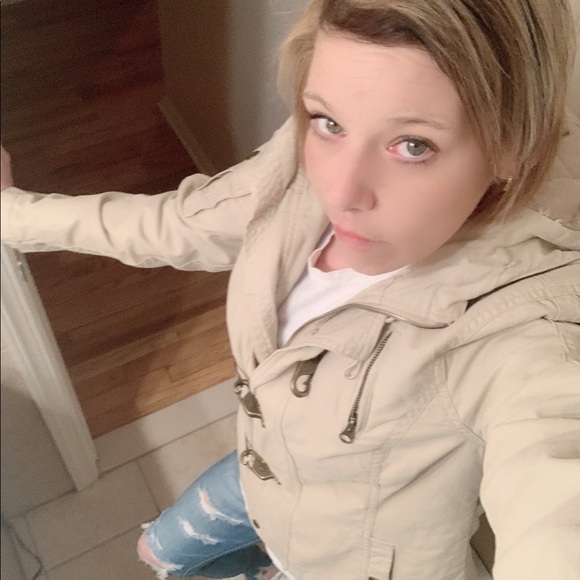 Meet your Posher, Theresa - Picture 1 of 1